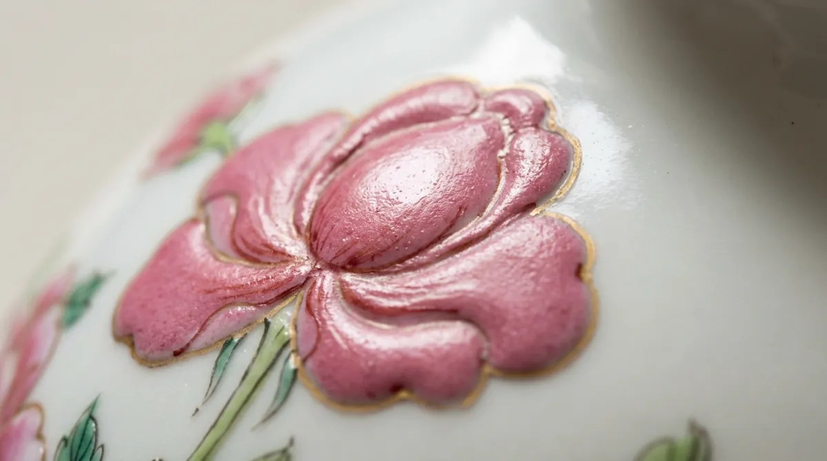 Macro of opaque rose-pink famille-rose enamel