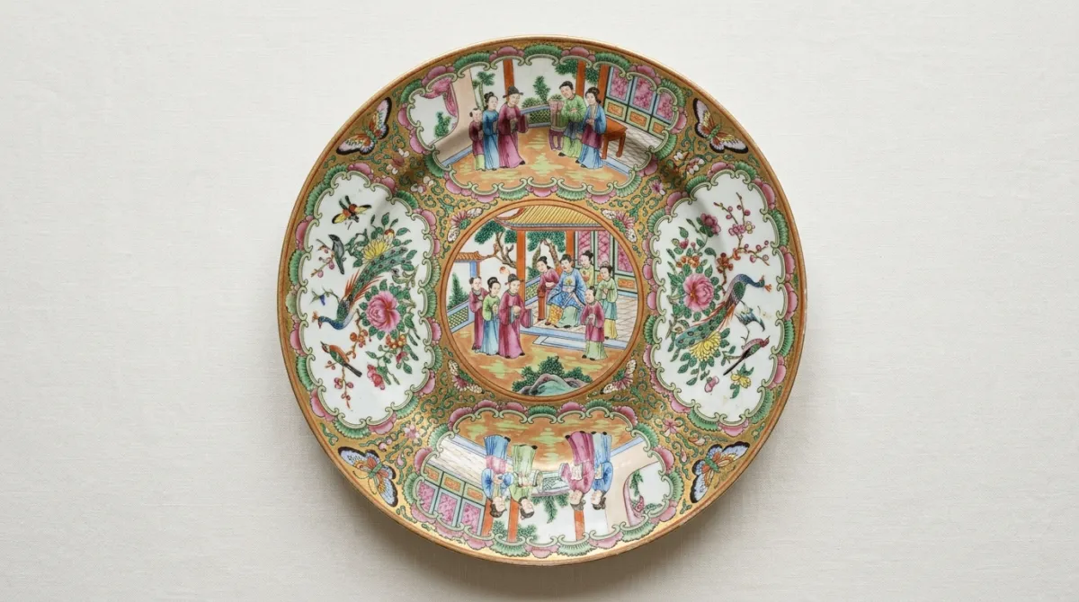 A Rose Medallion plate with alternating figure and floral reserves